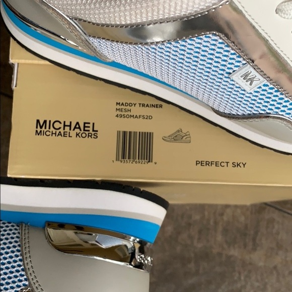 MICHAEL KORS MADDY TRAINER MESH PERFECT SKY
NWT - Picture 6 of 16